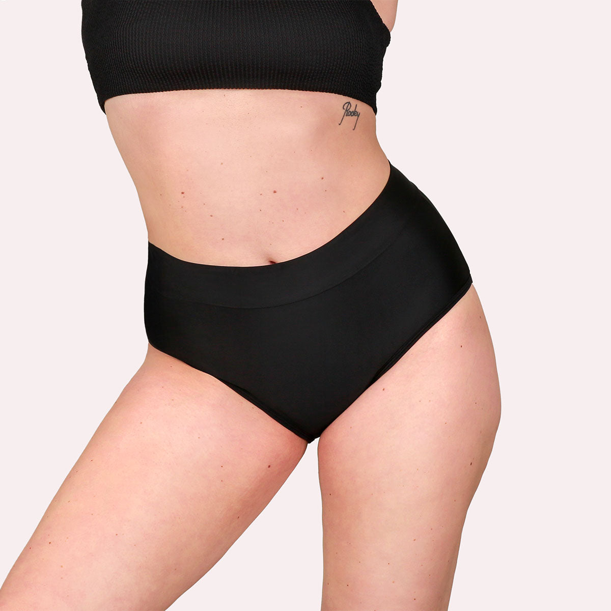 Taynie Beach Highwaist schwarz Curvy