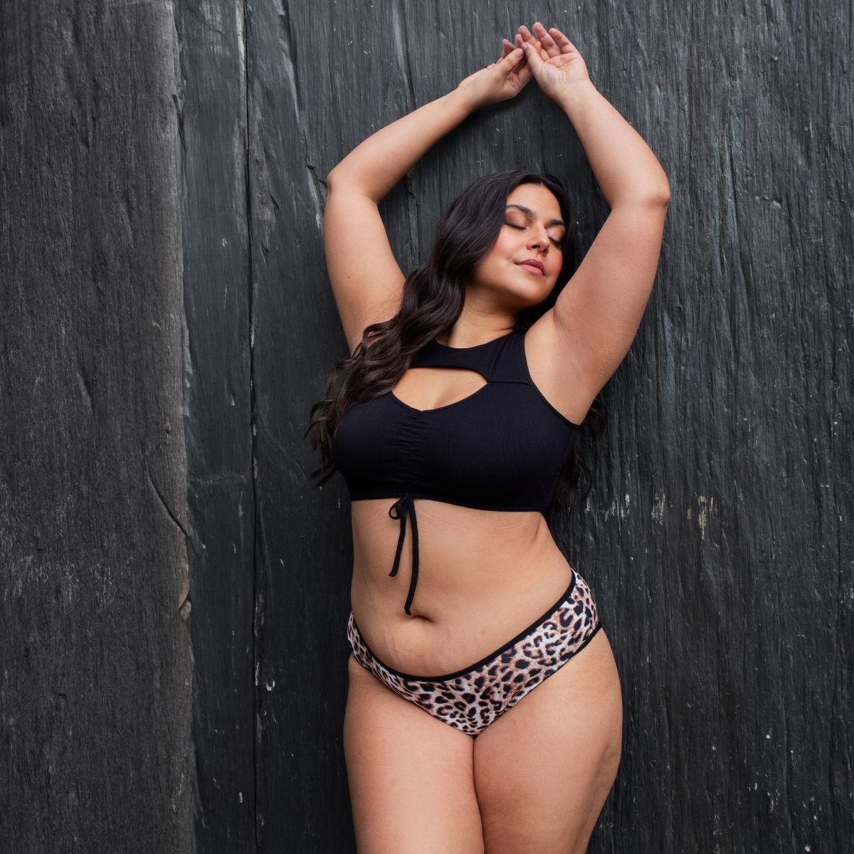 Taynie Leo ultra Curvy